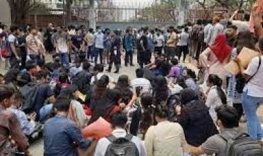 সহপাঠী নিহতের ঘটনায় সোচ্চার নর্থ সাউথ বিশ্ববিদ্যালয়ের শিক্ষার্থীরা