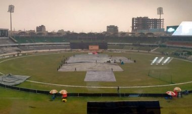  মাঠে নামতেই বৃষ্টিতে ভিজলেন মুশফিক-ইয়াসিররা