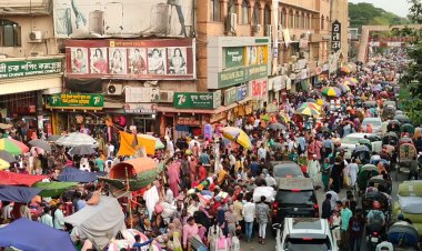 ঈদের কেনাকাটায় নিউমার্কেট জনসমুদ্র