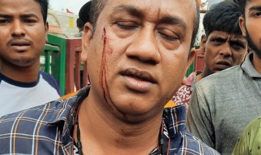 নিউ মার্কেট এলাকায় সংঘর্ষ: সাংবাদিকদের ওপর হামলা