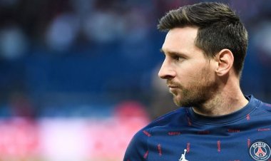  পিএসজি ছেড়ে কোথাও যাচ্ছেন না মেসি     
