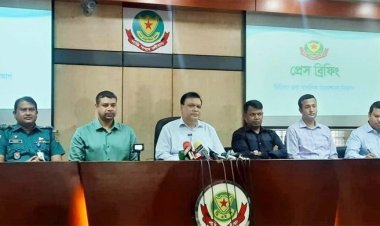 নিউমার্কেটে সংঘর্ষ: ঢাকা কলেজের ৫ শিক্ষার্থী গ্রেফতার