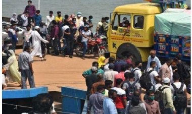 পাটুরিয়ায় ঘরমুখো মানুষের চাপ