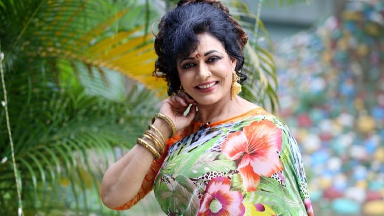 আবারও সিনেমা পরিচালনায় রোজিনা