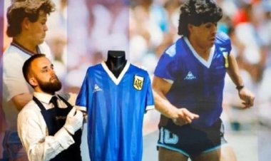  সর্বকালের সবচেয়ে দামি জার্সি এখন ম্যারাডোনার!