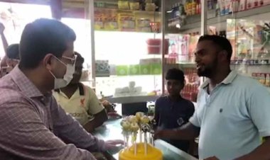 ট্রেড লাইসেন্স আছে কি না, দোকানে দোকানে খোঁজ নিচ্ছেন মেয়র তাপস