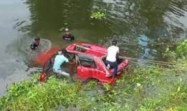 গভীর রাতে প্রাইভেটকার খালে পড়ে দুই কিশোরের মৃত্যু