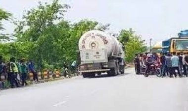 দিনাজপুরে ট্রাকচাপায় ইউপি সদস্যসহ নিহত ৩