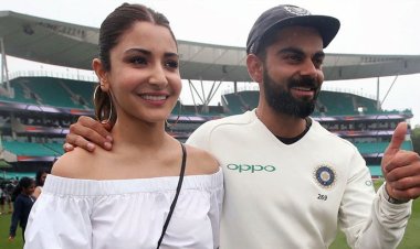 আনুশকাকে ব্যাটিং শিখাচ্ছেন বিরাট