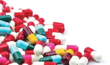 ওষুধের দাম বাড়াতে আবারও ‘তোড়জোড়’