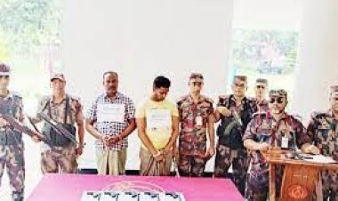 বেনাপোলে অস্ত্রসহ বাবা-ছেলে আটক