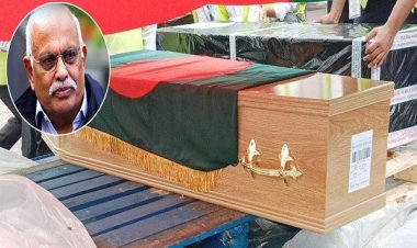 কেন্দ্রীয় শহীদ মিনারে গাফ্‌ফার চৌধুরীর মরদেহ