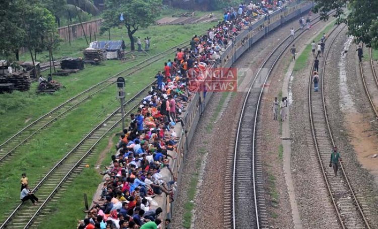  বাড়ি ফেরার পথে ট্রেনের ছাদ থেকে পড়ে যুবকের মৃত্যু