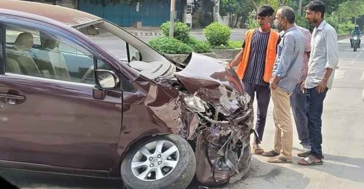  ফাঁকা ঢাকায় সাতসকালে দুর্ঘটনা