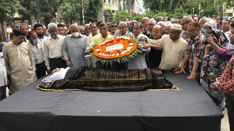 প্রেস ক্লাবে  কে জি মোস্তফার জানাজা সম্পন্ন: সর্বস্তরের মানুষের শ্রদ্ধা
