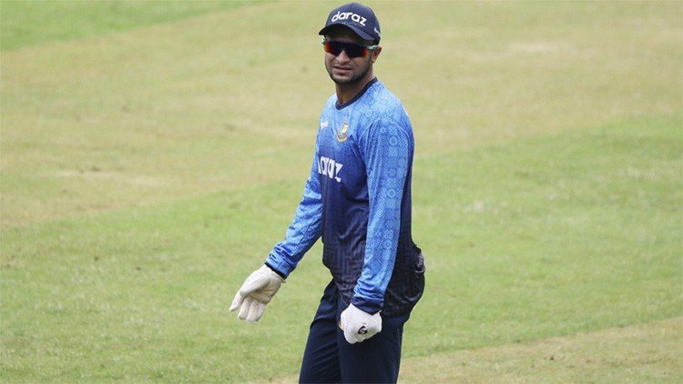  প্রথম টেস্টে খেলবেন সাকিব: মুমিনুল