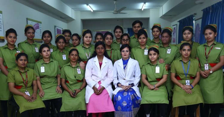 নার্সিংয়ে ৯০ শতাংশই নারী, ‘বৈষম্য’ বলছেন পুরুষরা