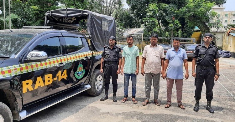ব্রাহ্মণবাড়িয়ায় দুই প্রাইভেটকারে মিললো ৫০ কেজি গাঁজা, আটক ৩