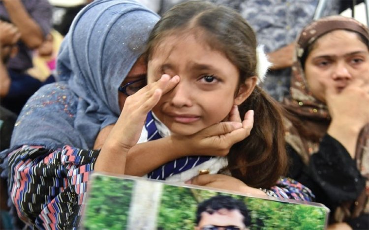 ‘দরজায় কড়া নেড়ে বাবা ডাকছে, ইনসা আমি এসেছি মামণি’