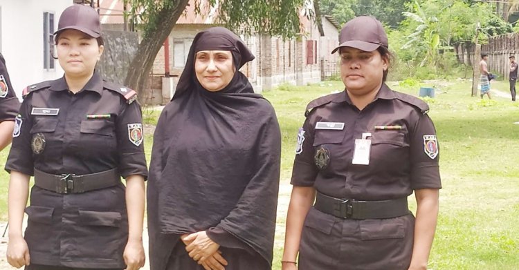 নরসিংদী স্টেশনে তরুণী হেনস্তার ঘটনায় জড়িত নারী গ্রেপ্তার