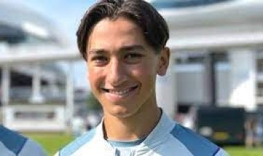 বাংলাদেশি তরুণের অভিষেক ইংল্যান্ড দলে