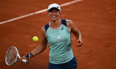 মাত্র ৬৮ মিনিটেই কোকোকে হারিয়ে ফরাসি ওপেন চ্যাম্পিয়ন শিয়াটেক