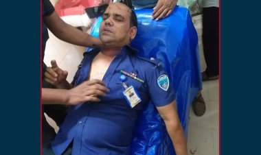 মাদক কারবারিকে ধরতে গিয়ে হামলায় পুলিশ কর্মকর্তা আহত