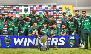 শাদাবের জাদুতে উইন্ডিজকে ধবলধোলাই পাকিস্তানের