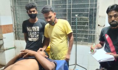 দুর্ঘটনায় আহত দুই তরুণের শরীর থেকে ৮১ বোতল ফেনসিডিল উদ্ধার