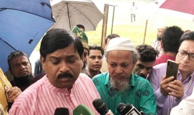 ভোট দিয়ে ইভিএম নিয়ে মনিরুলের অভিযোগ