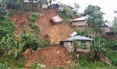 চট্টগ্রামে পাহাড় ধসে নিহত ৪