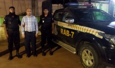 মূলত এসএসি পাস, চিকিৎসা দিতেন চক্ষু বিশেষজ্ঞ ও সার্জন হিসেবে