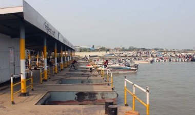 মাওয়া ঘাটের সেই চিরচেনা ব্যস্ততা আর নেই