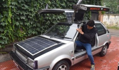 জম্মু  ও কাশ্মিরের অংকের শিক্ষকের উদ্ভাবন করলেন সৌর বিদ্যুত চালিত গাড়ি
