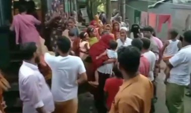 মেঘনায় বরযাত্রীবাহী ট্রলারে ডাকাতি, আহত ২০