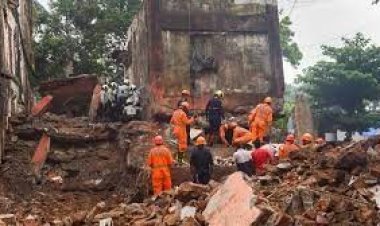 মুম্বাইয়ে ভবনধসে নিহত ১৯ 