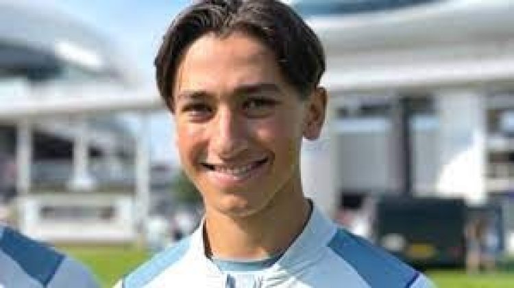 বাংলাদেশি তরুণের অভিষেক ইংল্যান্ড দলে