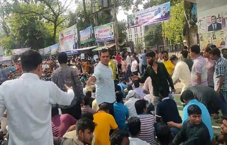 নিত্যপ্রয়োজনীয় দ্রব্যমূল্য বৃদ্ধির প্রতিবাদে প্রেসক্লাবের সামনে বিএনপির সমাবেশ চলছে