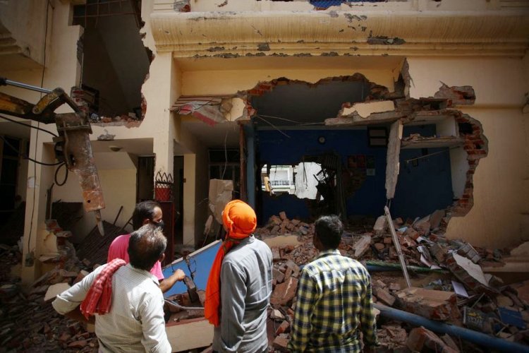 ভারতে ইসলাম বিরোধী মন্তব্যের কারণে অশান্তি থামাতে গ্রেপ্তার বাড়াচ্ছে, বাড়িঘর ভেঙে দিয়েছে