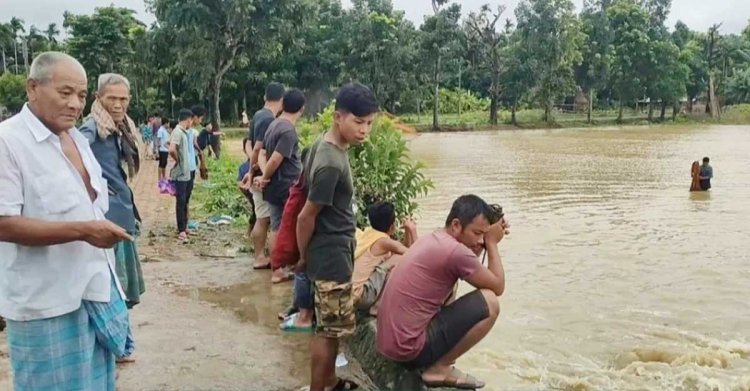 বন্যার পানিতে মাছ ধরতে গিয়ে দুইজনের মৃত্যু