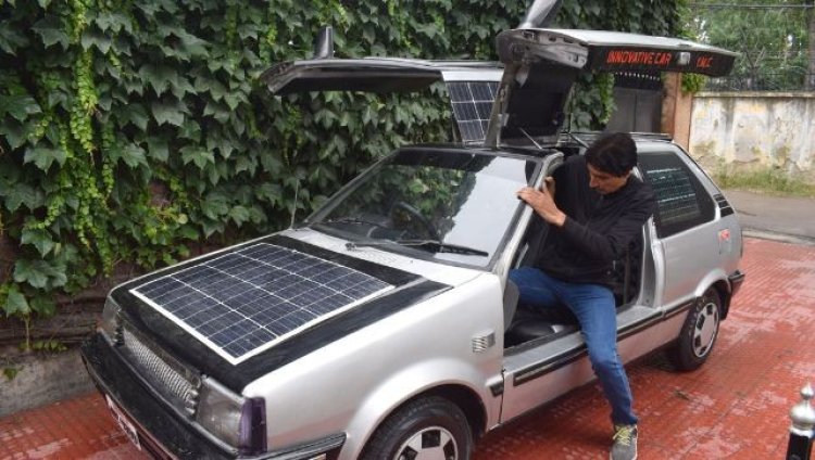 জম্মু  ও কাশ্মিরের অংকের শিক্ষকের উদ্ভাবন করলেন সৌর বিদ্যুত চালিত গাড়ি
