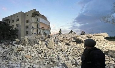 দোনেৎস্কে রুশ রকেট হামলায় পাঁচতলা ভবন বিধ্বস্ত, নিহত ৬