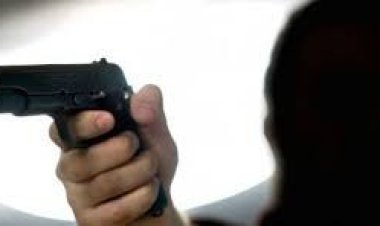  অভিনেতাকে লক্ষ্য করে আততায়ীর গুলি