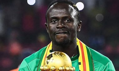 আফ্রিকার বর্ষসেরা ফুটবলার সাদিও মানে