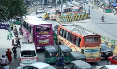 স্বস্তির বৃষ্টিতেও অস্বস্তির যানজট