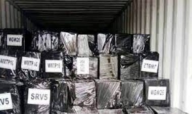 চট্টগ্রাম বন্দরে ৫ কনটেইনার মদ জব্দ, ২৫ কোটি টাকা পাচার