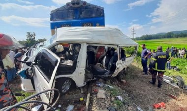 গেটম্যানকে আসামি করে মামলা