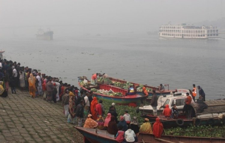 মুন্সীগঞ্জে লঞ্চের ধাক্কায় ট্রলারডুবি