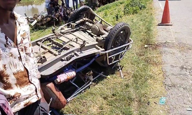 ট্রাকের ধাক্কায় অটোরিকশার চালক-যাত্রী নিহত