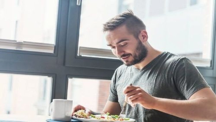 বয়স ৪০ পেরিয়েছে? বার্ধ্যকে সুস্থ থাকতে পুরুষরা কী ধরনের নিয়ম মেনে চলবেন